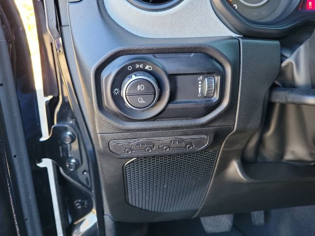 Used 2025 Jeep Gladiator Sport image 13