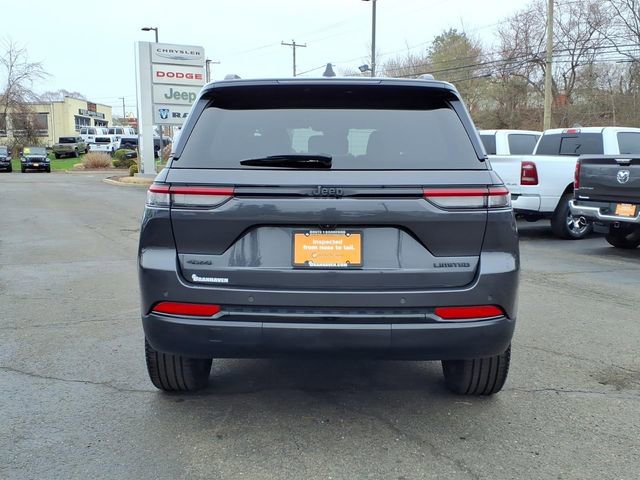 Used 2023 Jeep Grand Cherokee Limited w/ Black Appearance Package AWD/4WD image 4