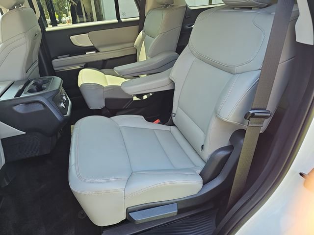 Certified 2025 Ford Expedition Active image 14