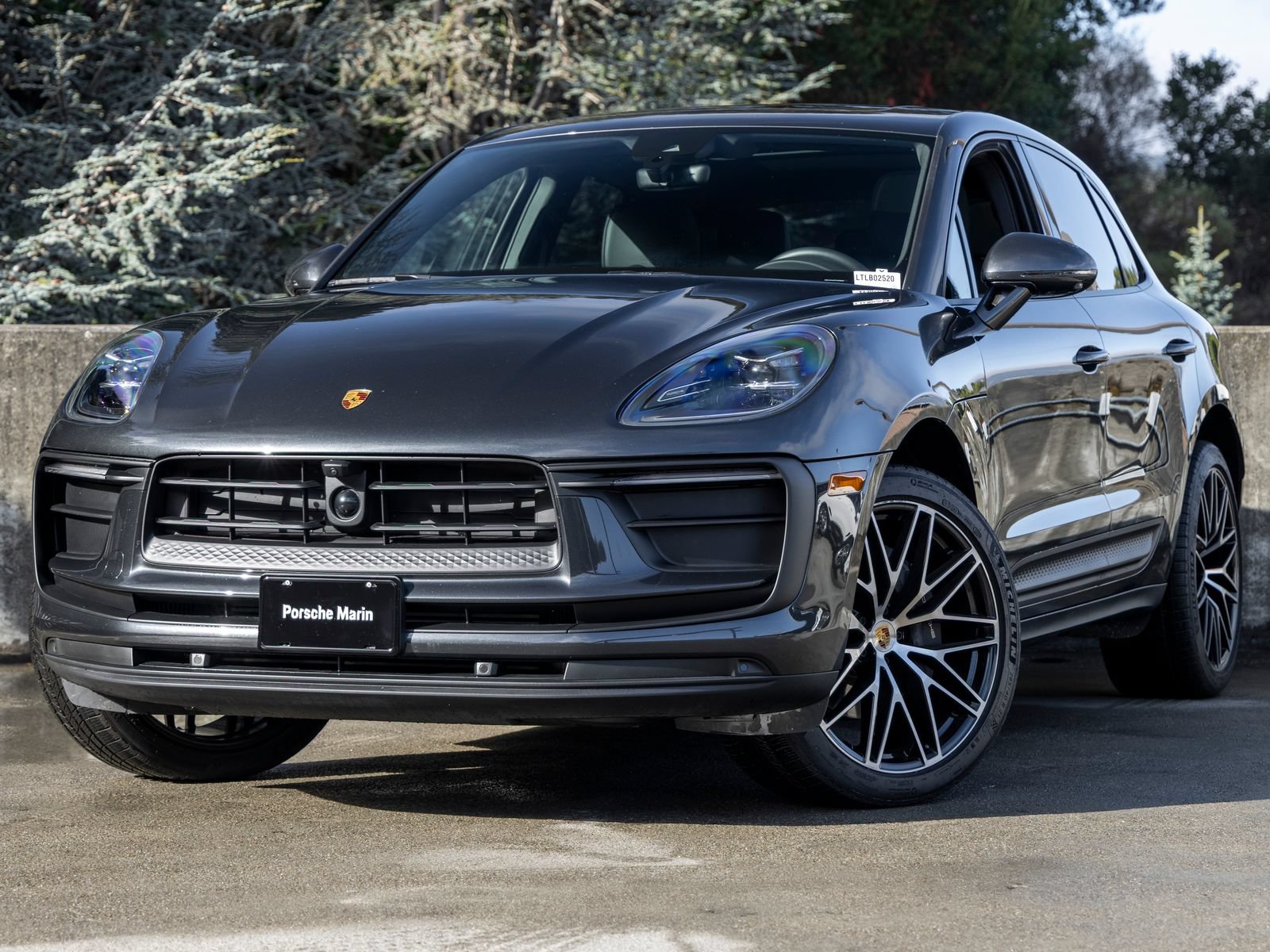 Certified 2026 Porsche Macan AWD/4WD image 1