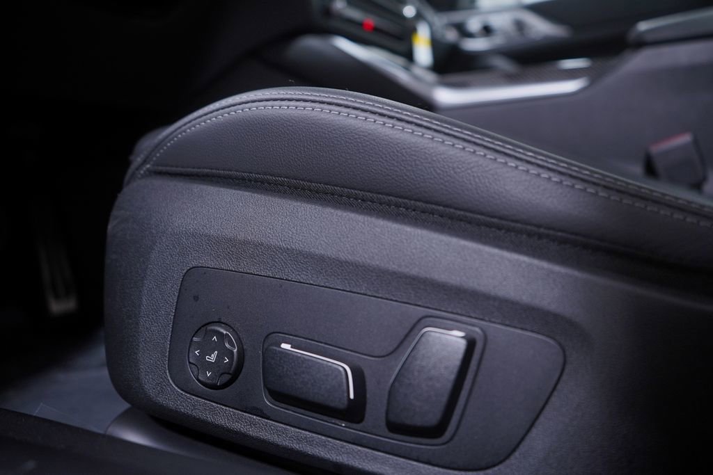 Used 2026 BMW M440i Coupe w/ Parking Assistance Package image 17