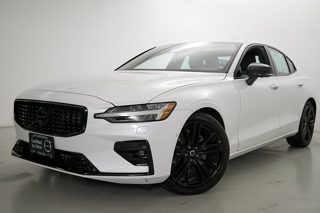 Certified 2025 Volvo S60 B5 Ultra AWD/4WD image 2