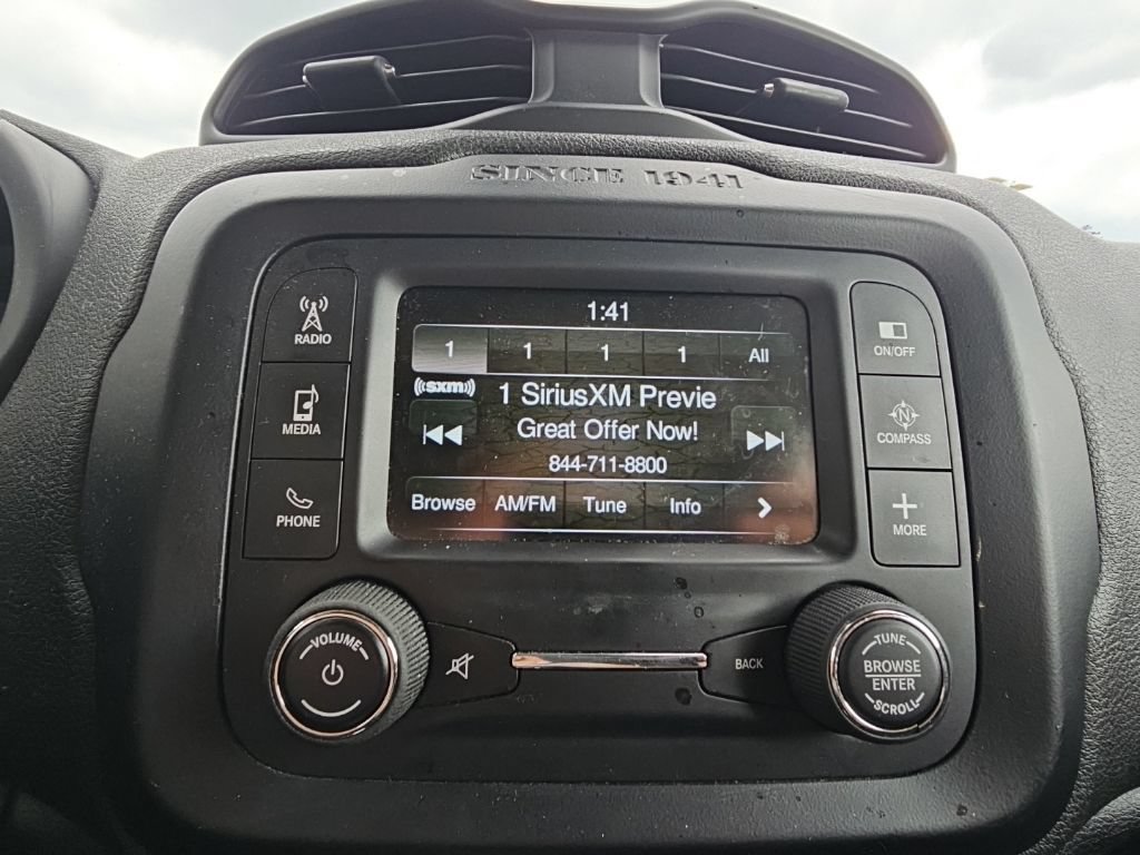 Used 2016 Jeep Renegade 75th Anniversary FWD image 38