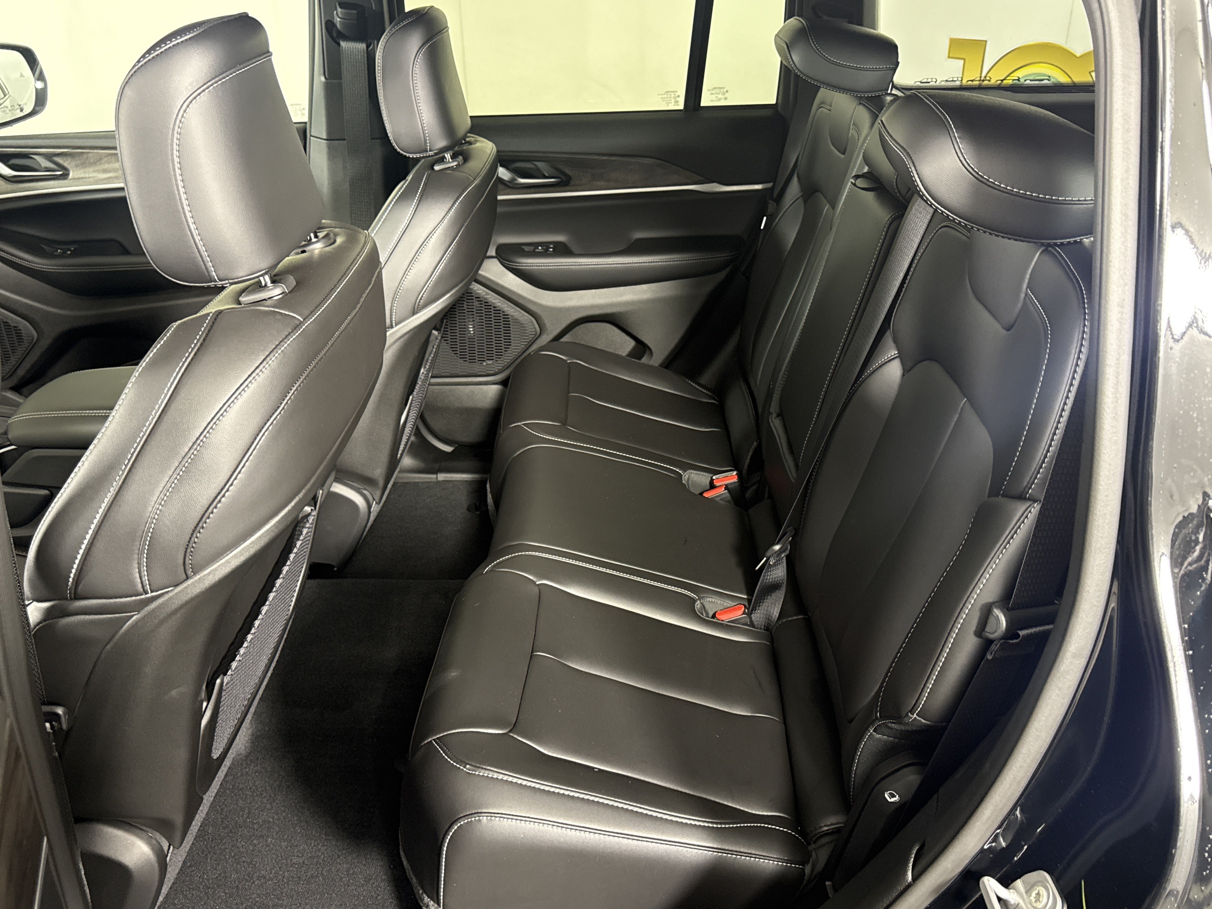 New 2027 Jeep Grand Cherokee Limited AWD/4WD image 21