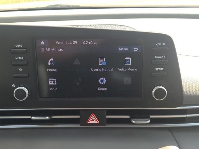 Used 2021 Hyundai Elantra SE FWD image 23