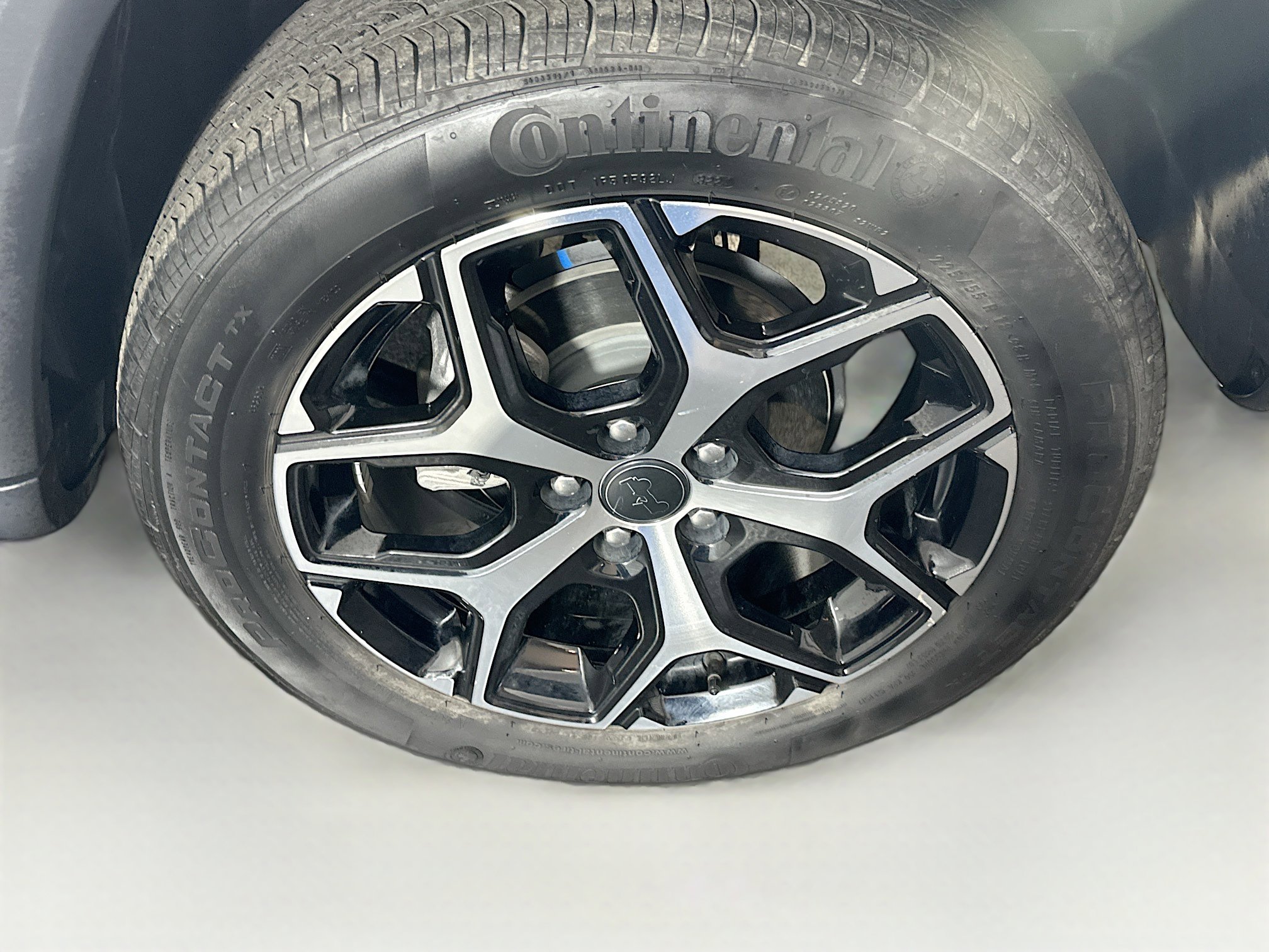 Used 2025 Jeep Compass Limited image 11