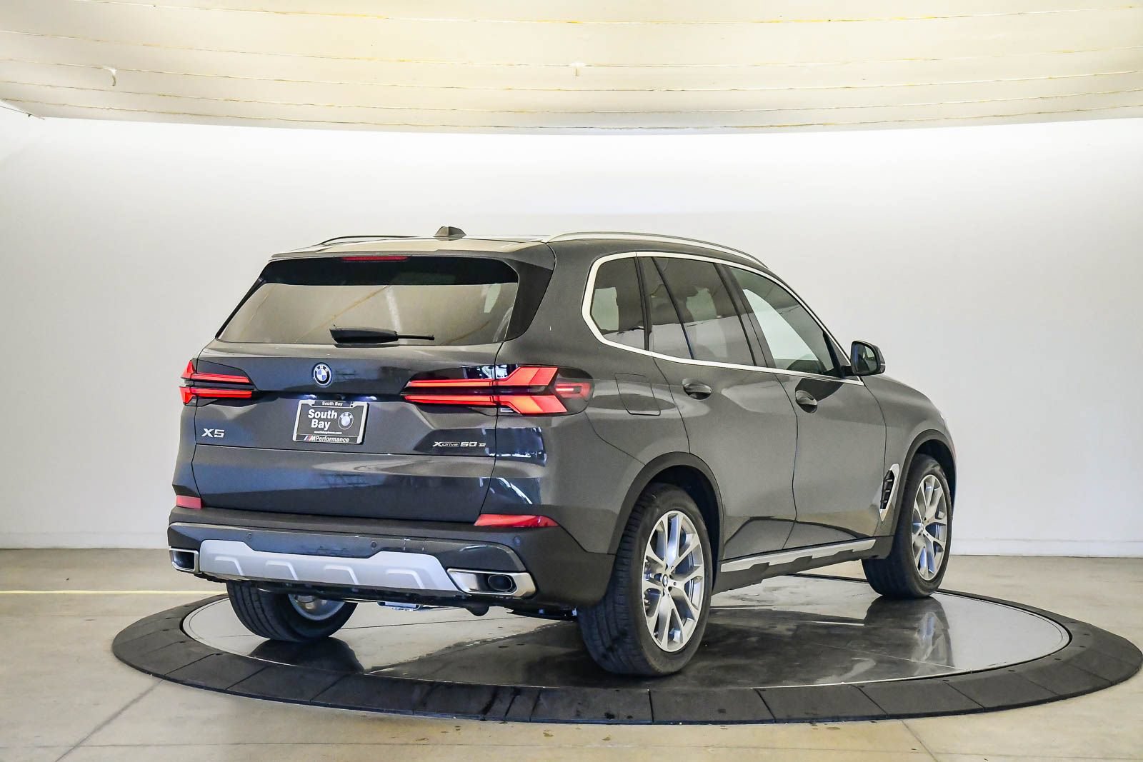 New 2026 BMW X5 xDrive50e AWD/4WD image 4