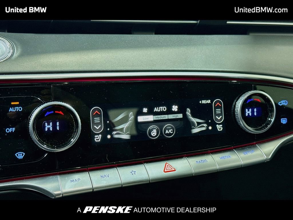 Used 2024 Genesis GV70 2.5T w/ Advanced Package AWD/4WD image 11