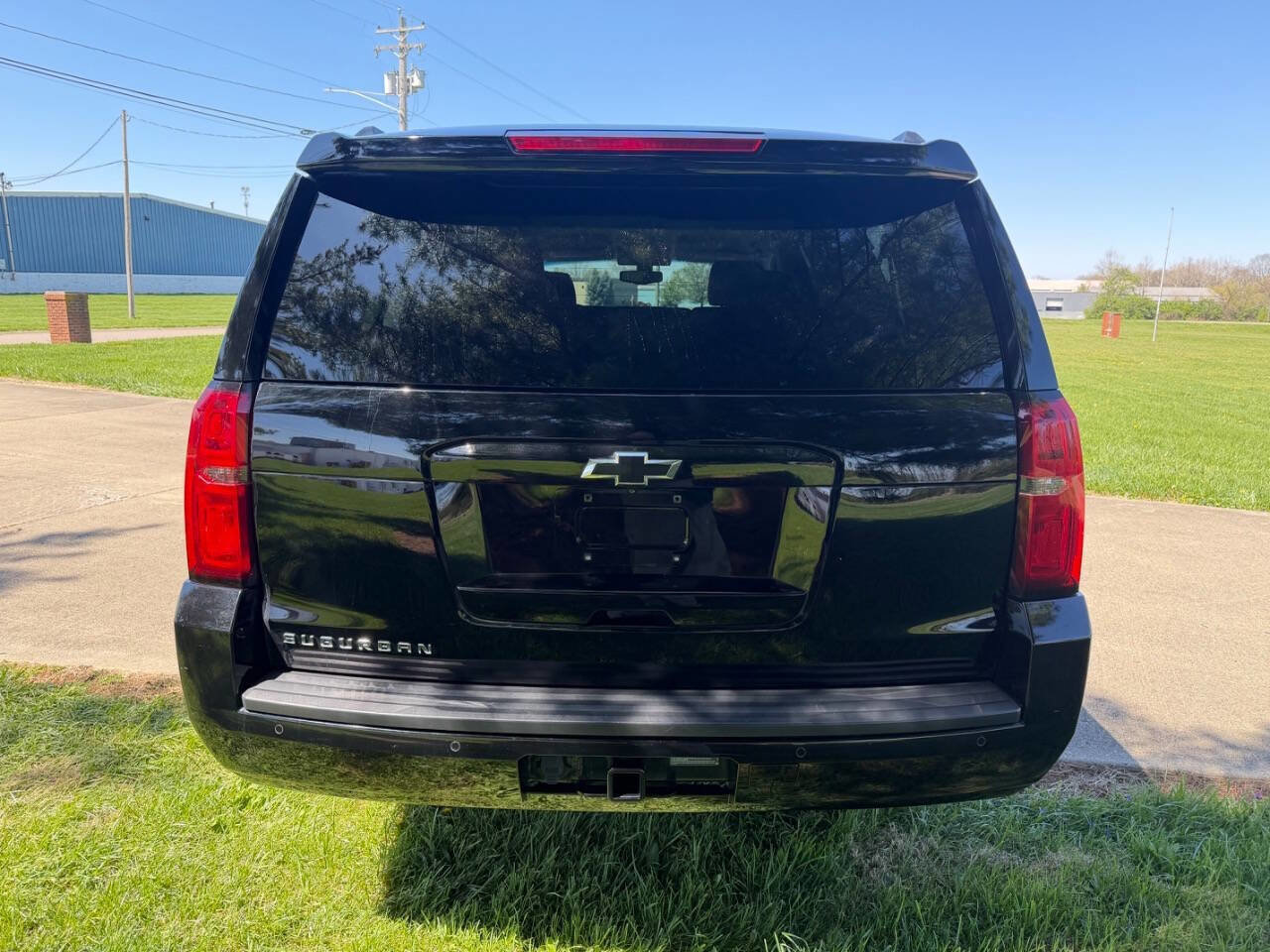 Used 2017 Chevrolet Suburban LS image 7