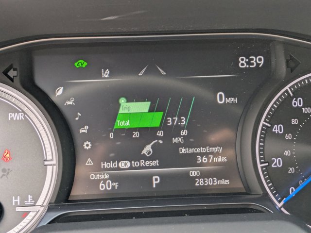 Used 2023 Toyota Venza LE image 11