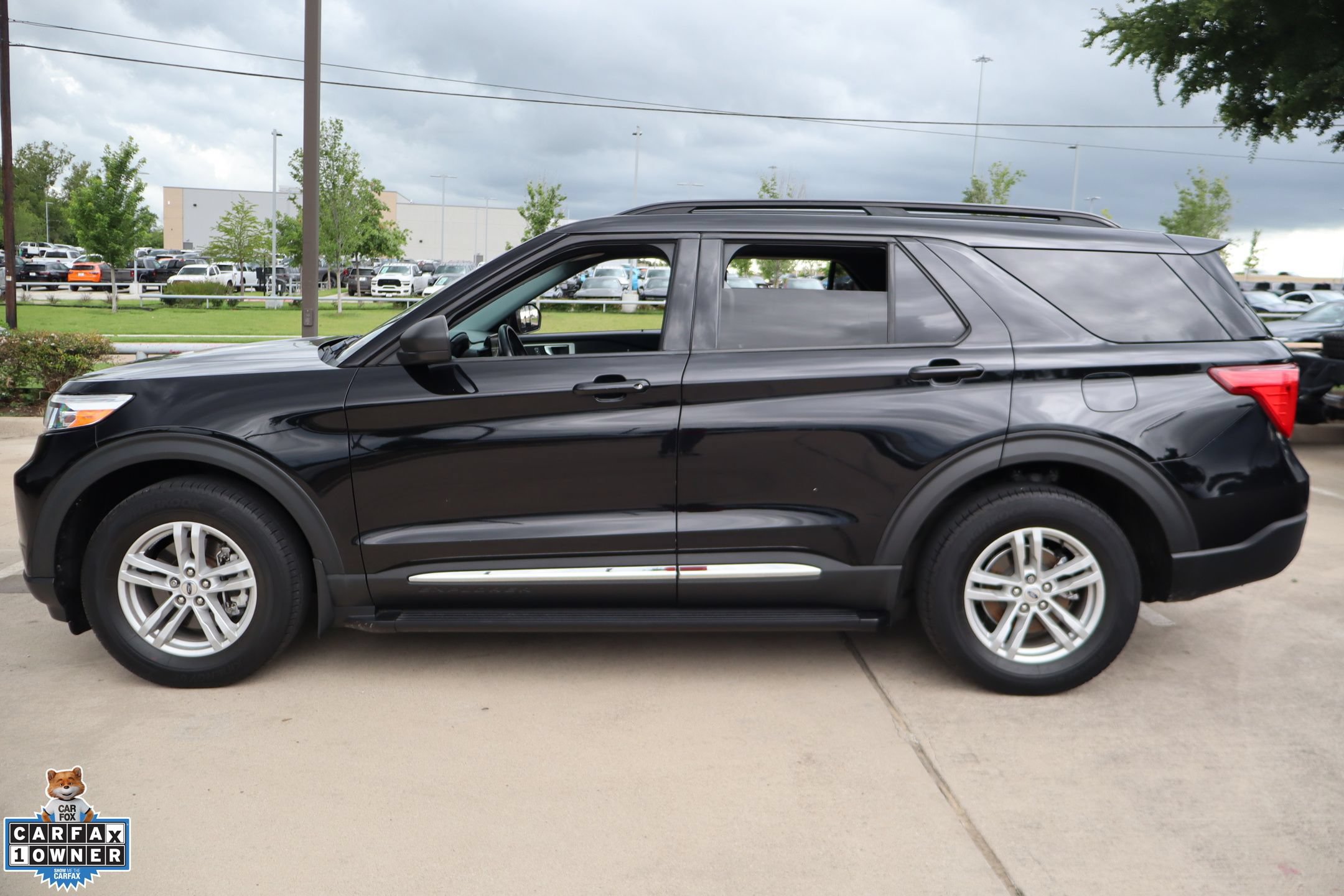 Used 2021 Ford Explorer XLT AWD/4WD image 7