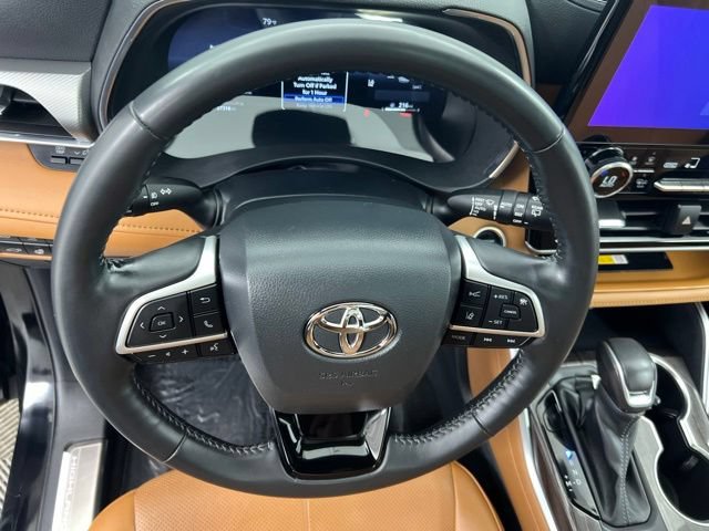 Used 2024 Toyota Highlander Platinum AWD/4WD image 23