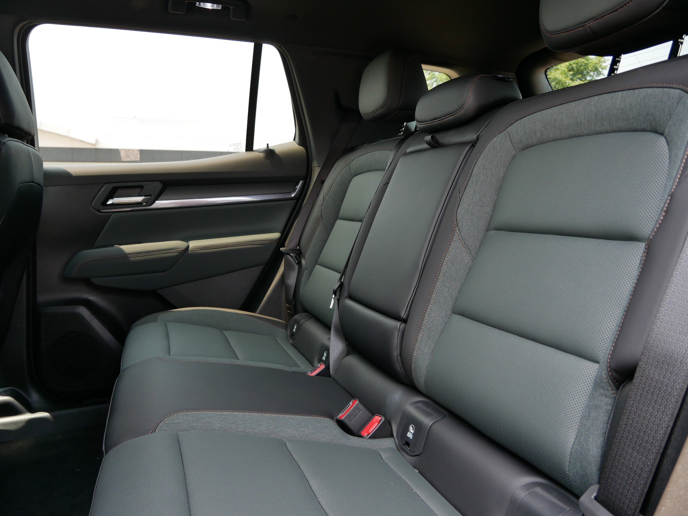 New 2026 GMC Terrain AT4 w/ Convenience Package III image 4