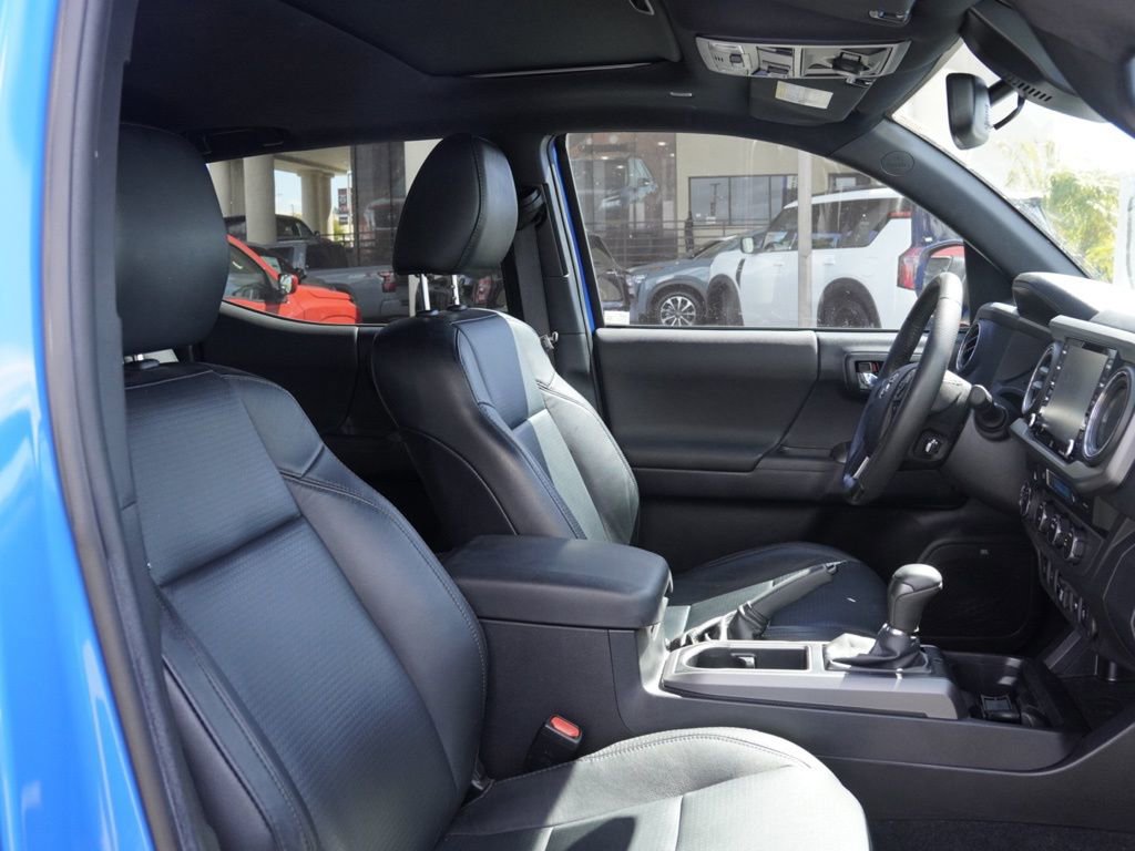 Used 2021 Toyota Tacoma TRD Off-Road w/ TRD Premium Off Road Package AWD/4WD image 19