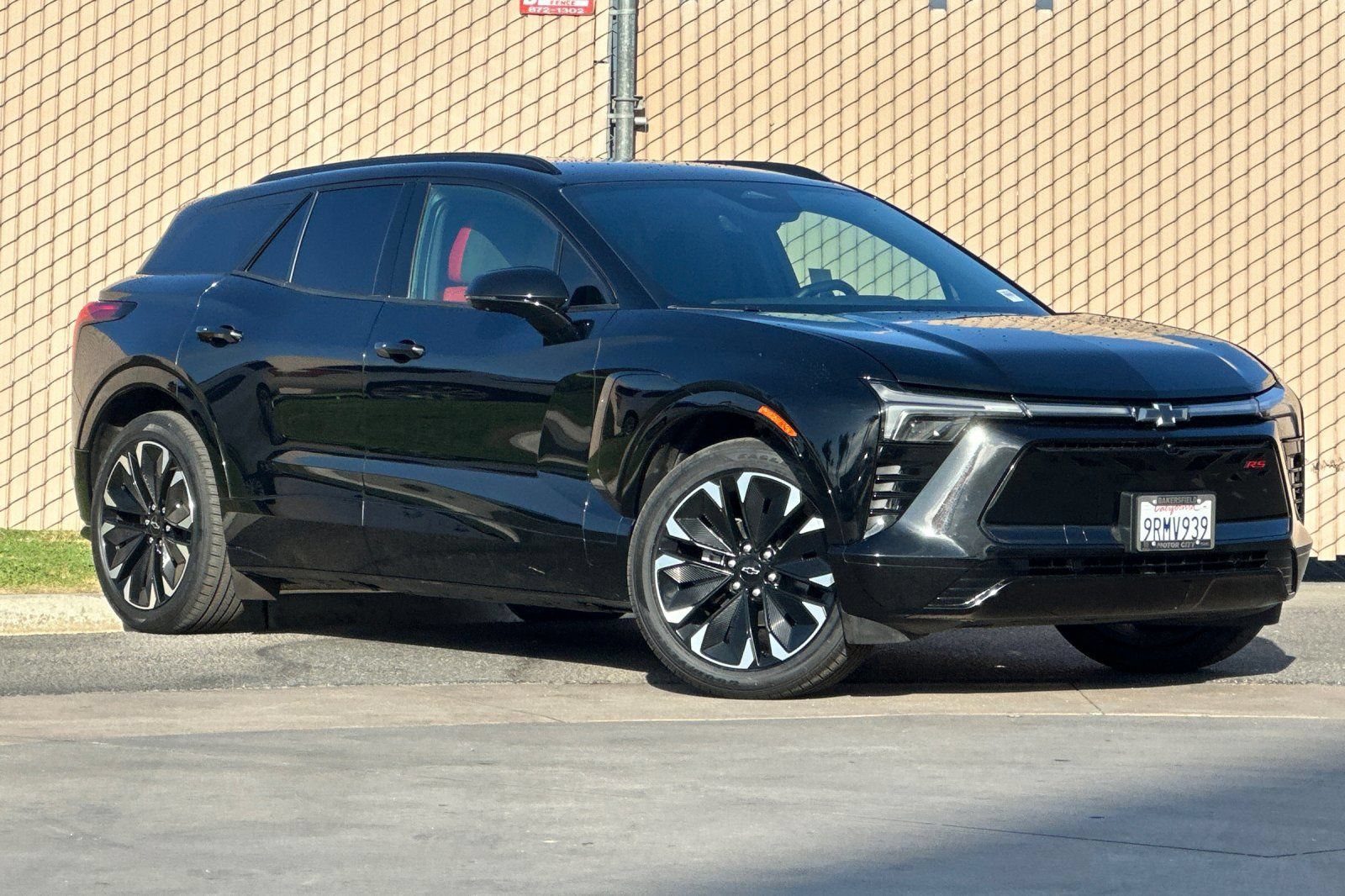 Certified 2025 Chevrolet Blazer EV RS RWD image 2