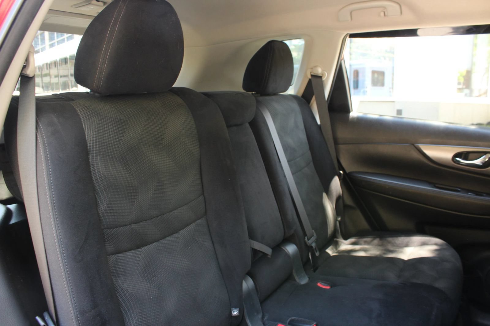 Used 2015 Nissan Rogue SV w/ SV Premium Package AWD/4WD image 21