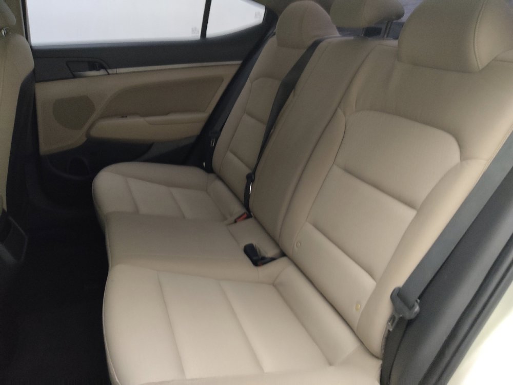 Used 2017 Hyundai Elantra SE image 18