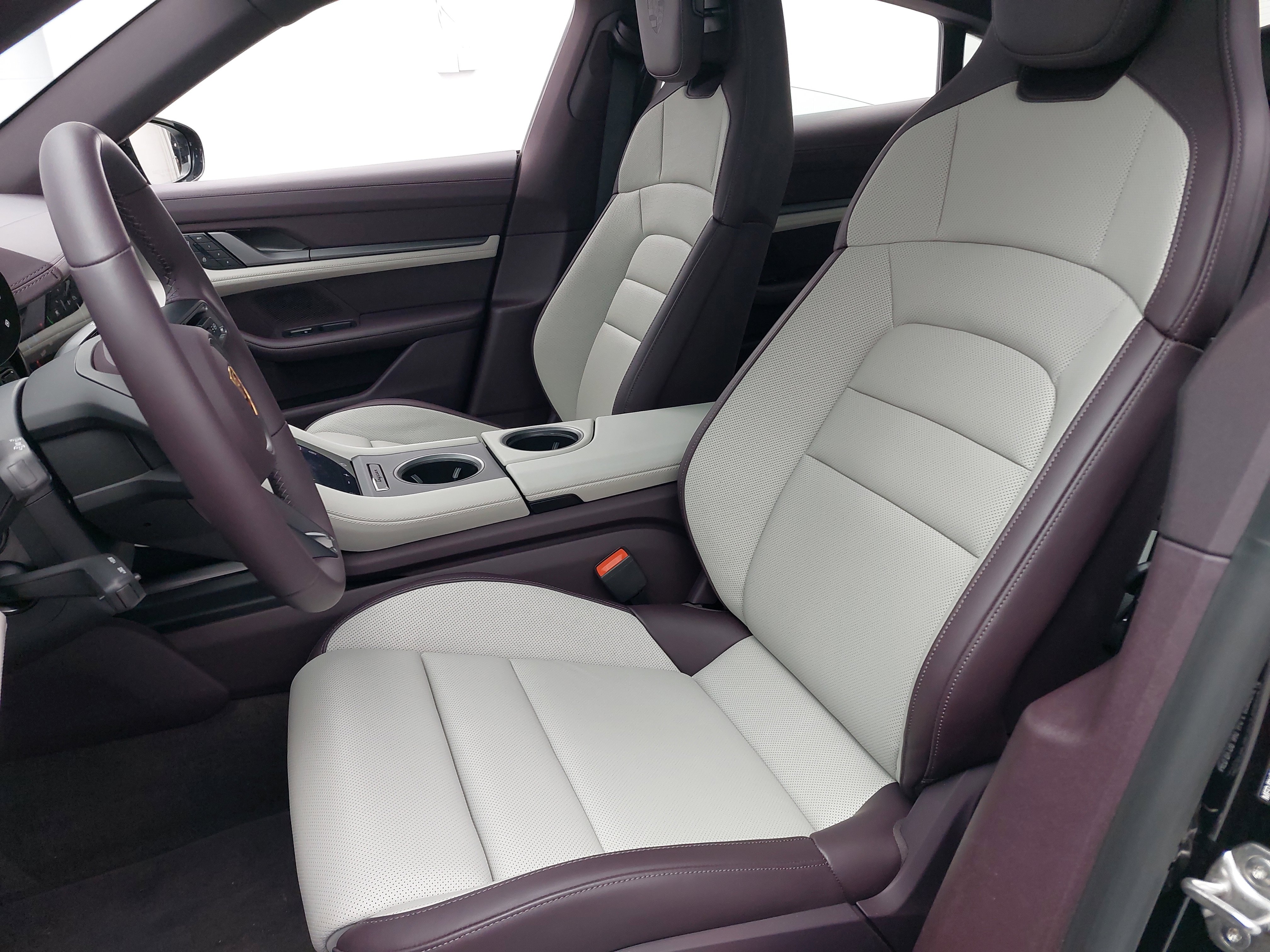 New 2025 Porsche Taycan 4S image 18