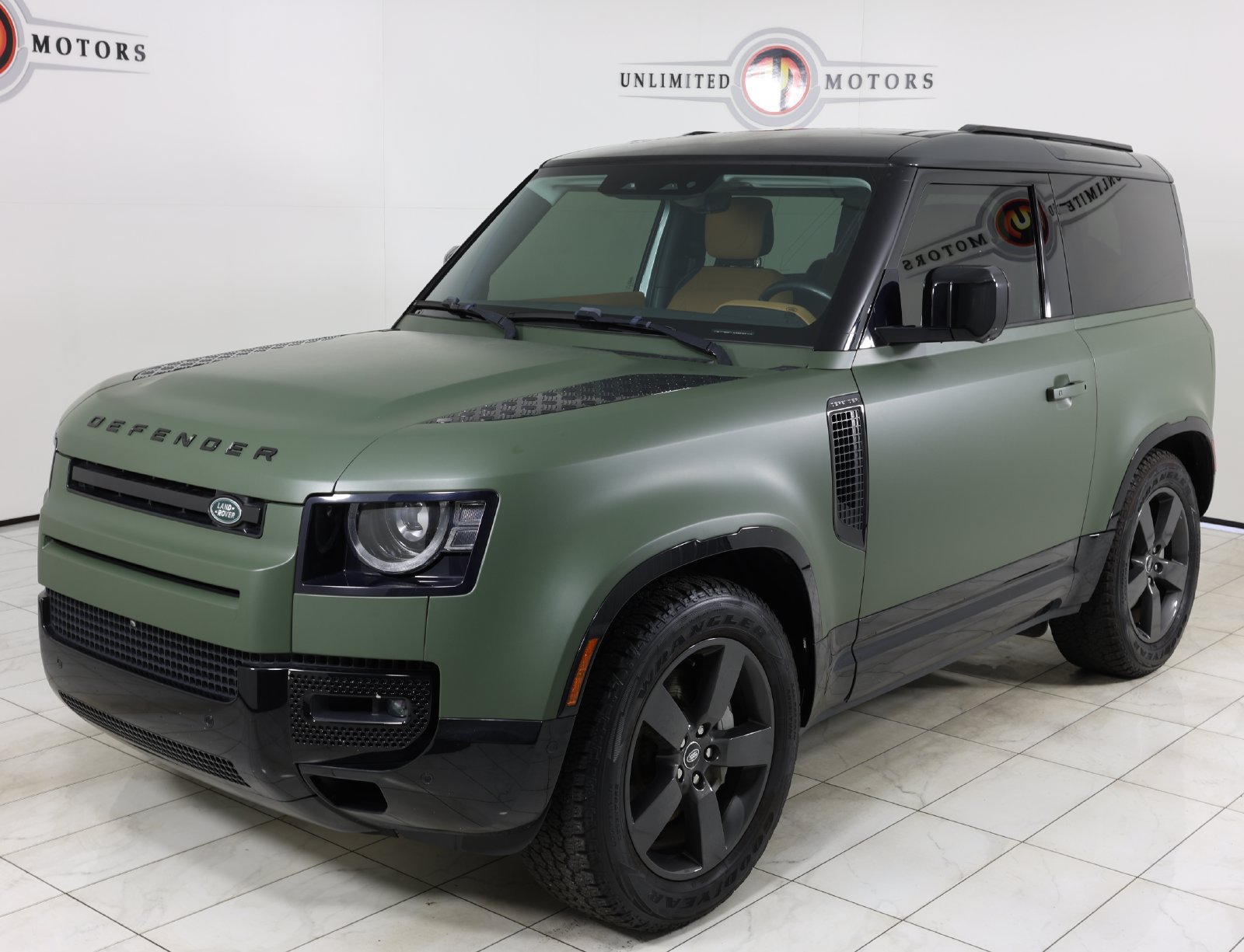 Used 2023 Land Rover Defender 90 SE AWD/4WD image 5