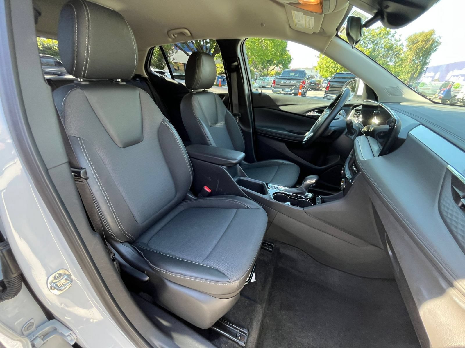 Used 2025 Buick Encore GX Preferred FWD image 35