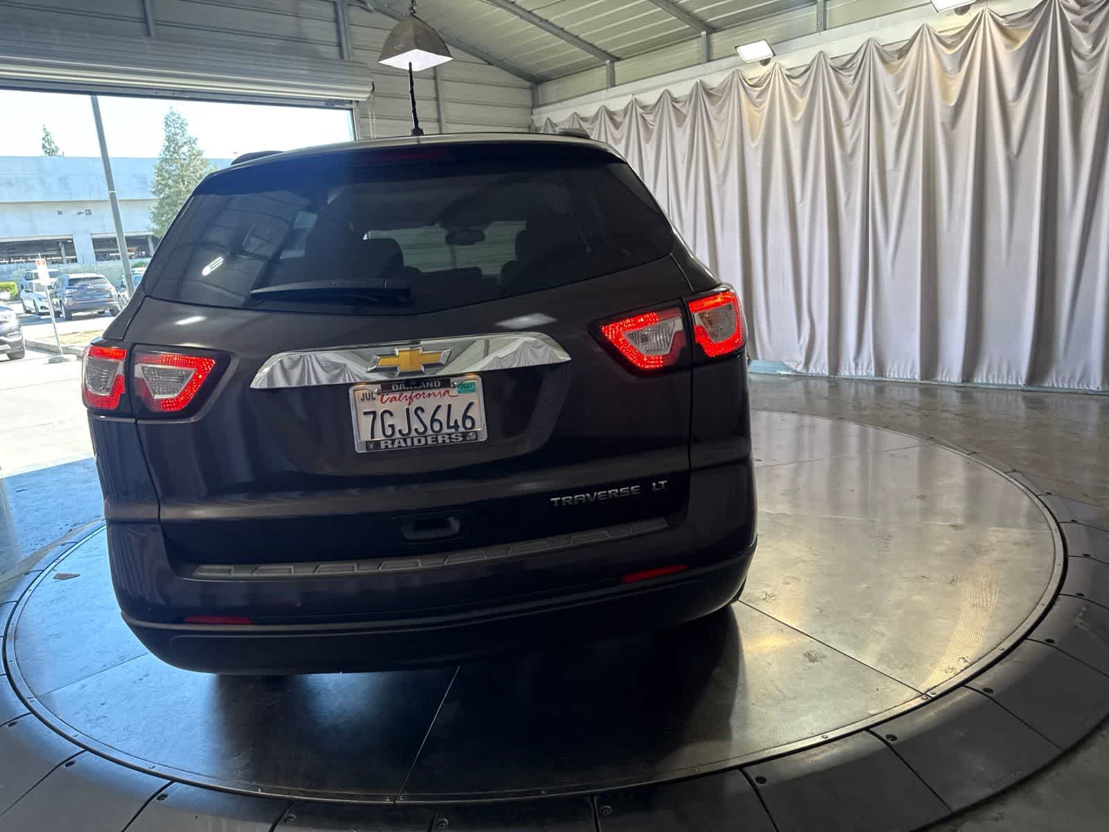 Used 2015 Chevrolet Traverse LT FWD image 5