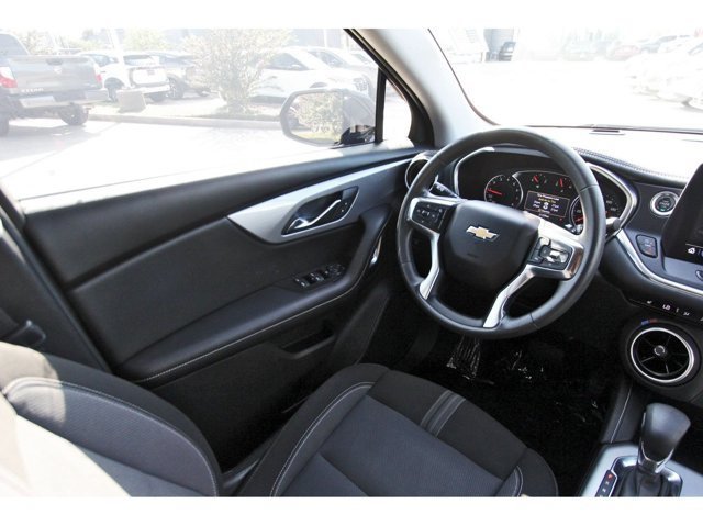 Used 2025 Chevrolet Blazer LT AWD/4WD image 8