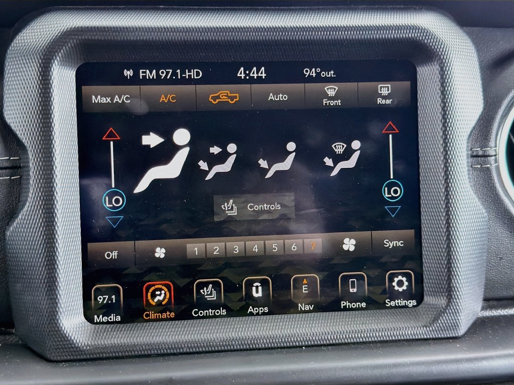 Used 2022 Jeep Gladiator Overland w/ Popular Equipment Package AWD/4WD image 31