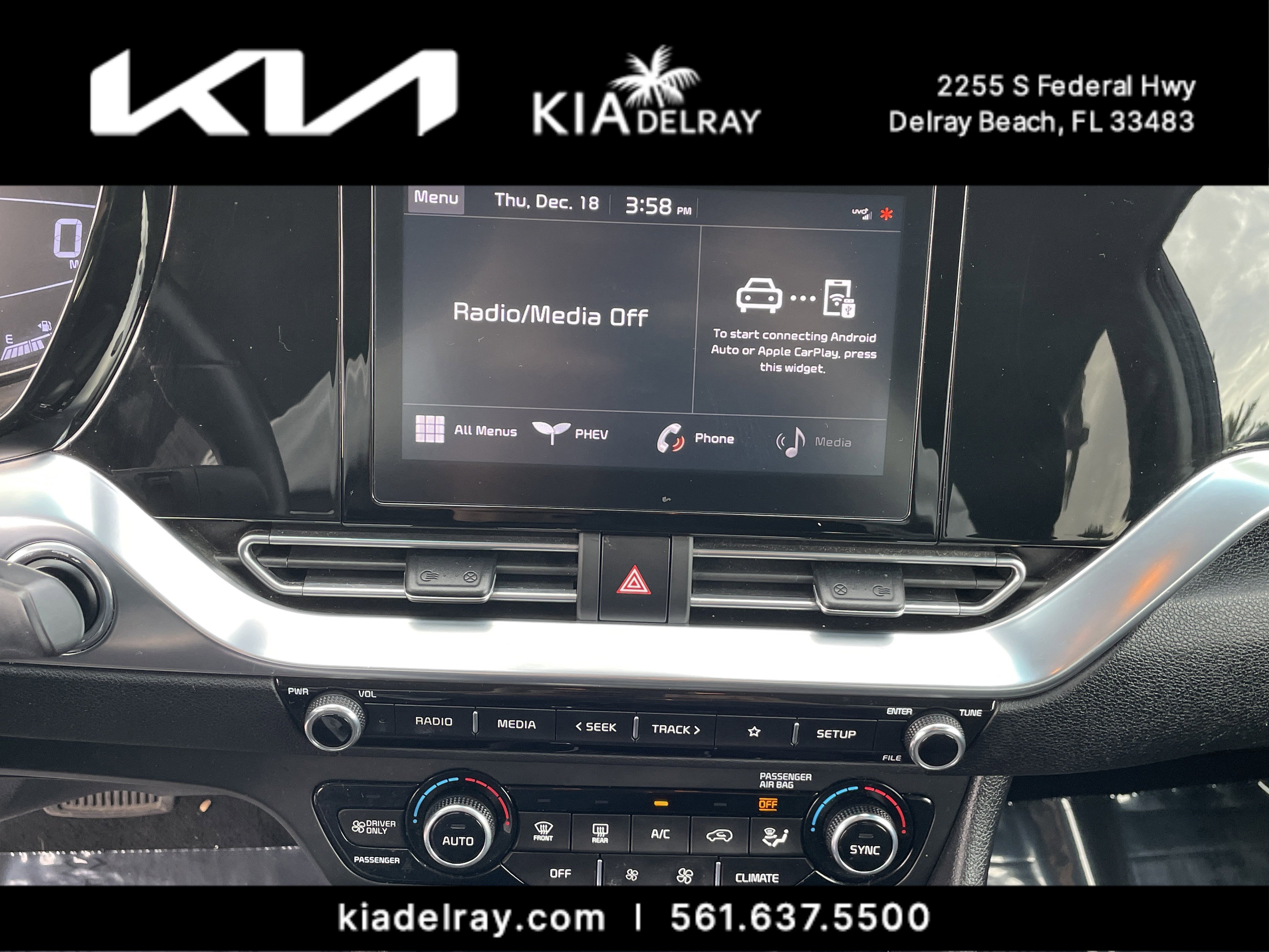 Certified 2022 Kia Niro EX image 18