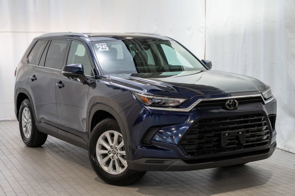 Used 2025 Toyota Grand Highlander FWD image 1
