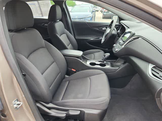 Used 2025 Chevrolet Malibu LS FWD image 19