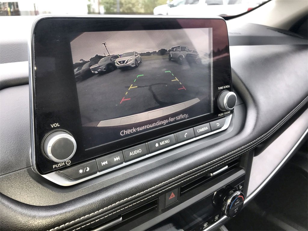 Certified 2025 Nissan Rogue SV w/ SV Premium Package image 17