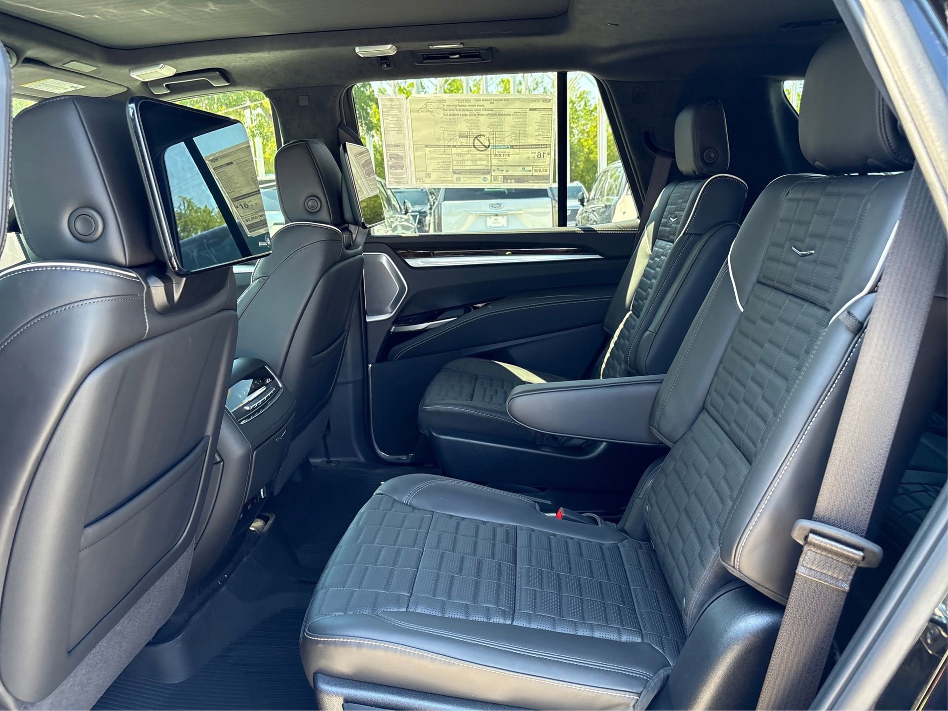 New 2026 Cadillac Escalade Platinum Sport w/ LPO, ONYX Package AWD/4WD image 10