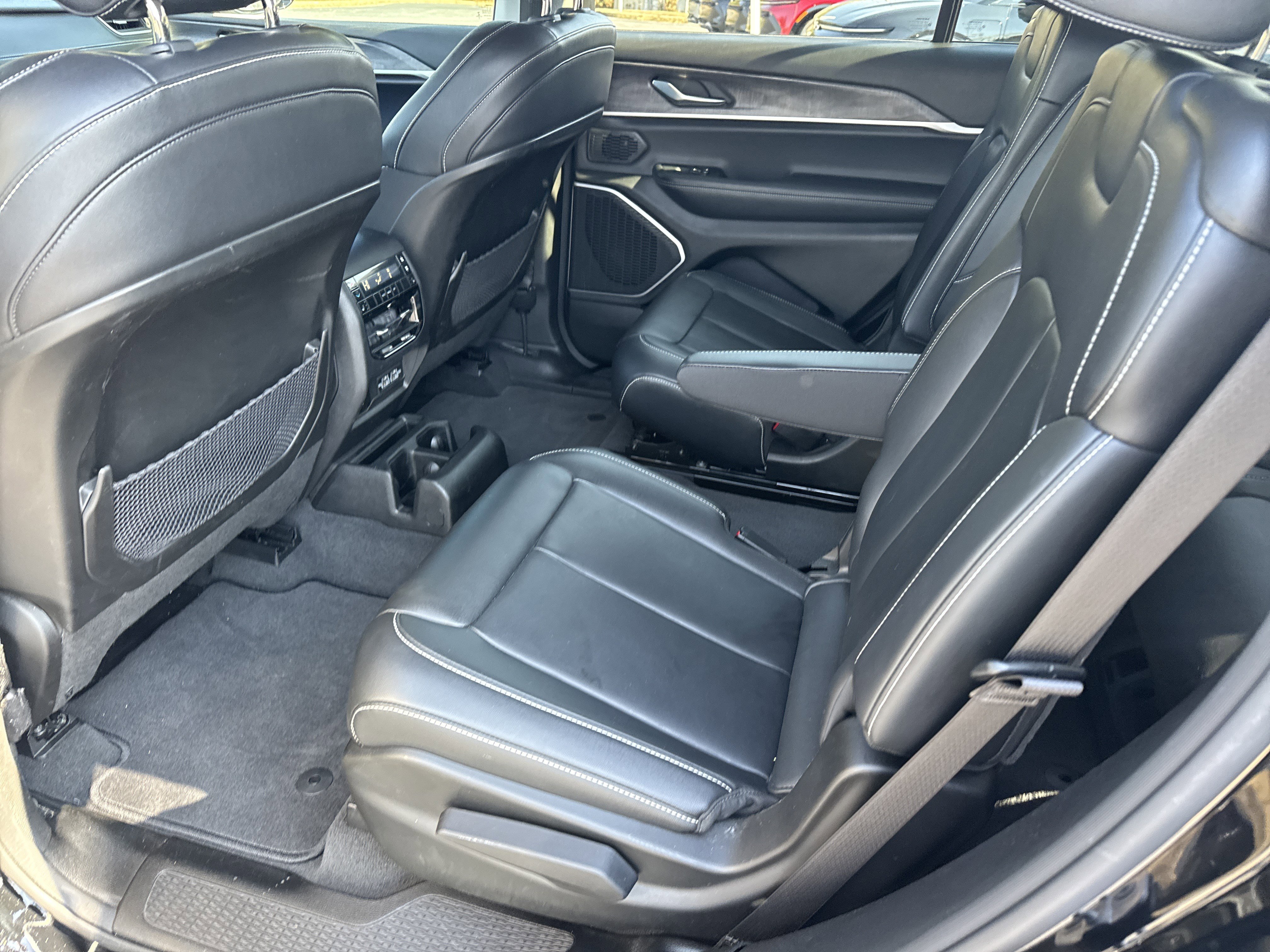 Used 2022 Jeep Grand Cherokee L Limited image 21