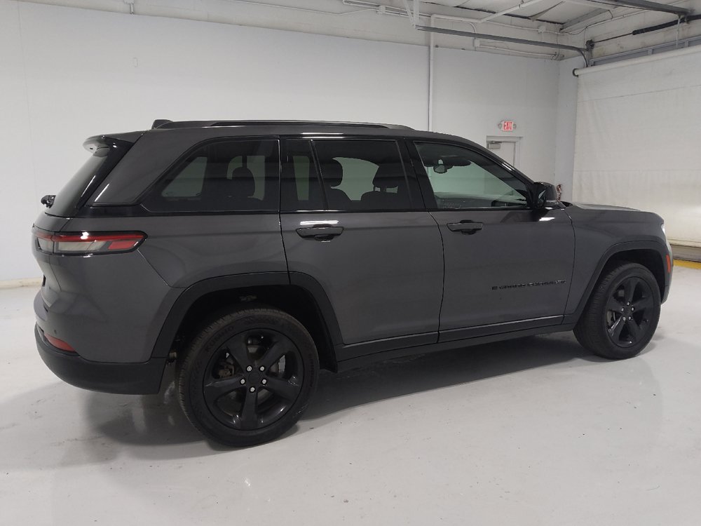 Used 2023 Jeep Grand Cherokee Altitude AWD/4WD image 10