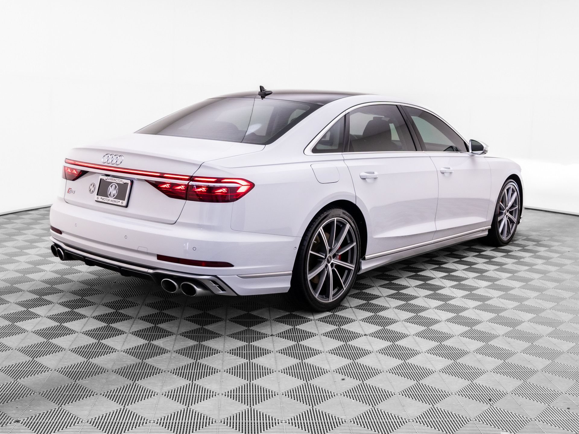 Used 2022 Audi S8 AWD/4WD image 5