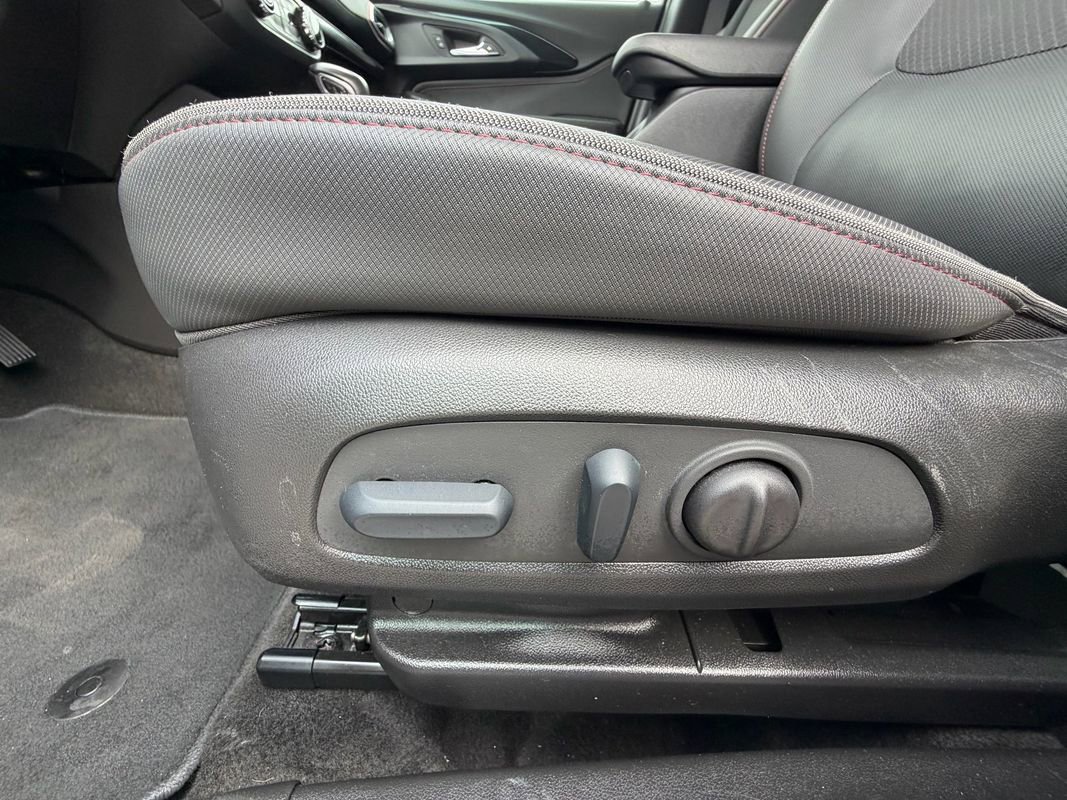 Used 2022 Chevrolet TrailBlazer RS w/ Technology Package image 18