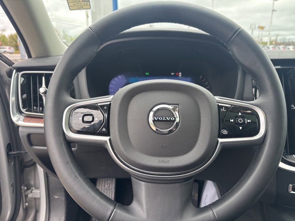 Used 2025 Volvo V60 B5 Cross Country Plus AWD/4WD image 17
