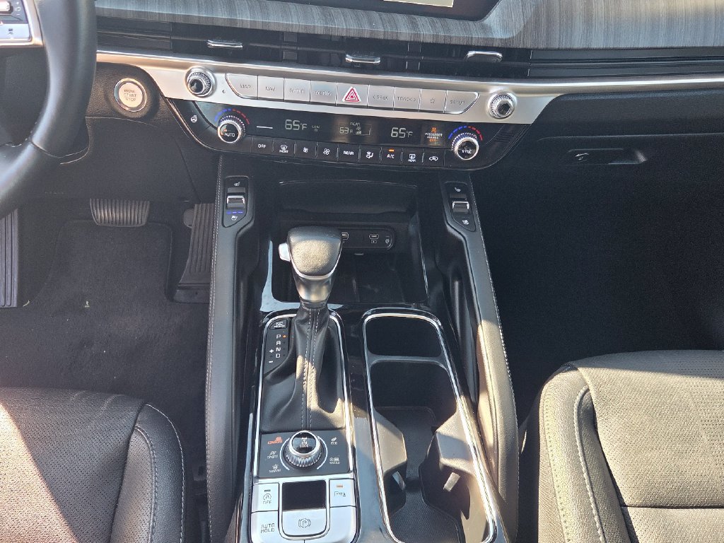 Used 2024 Kia Telluride EX w/ EX Captain's Chair Package AWD/4WD image 23