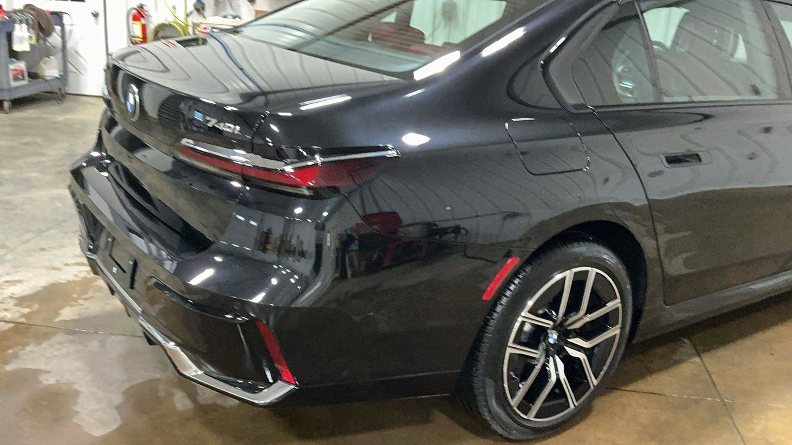 Used 2025 BMW 740i xDrive 740i xDrive image 8