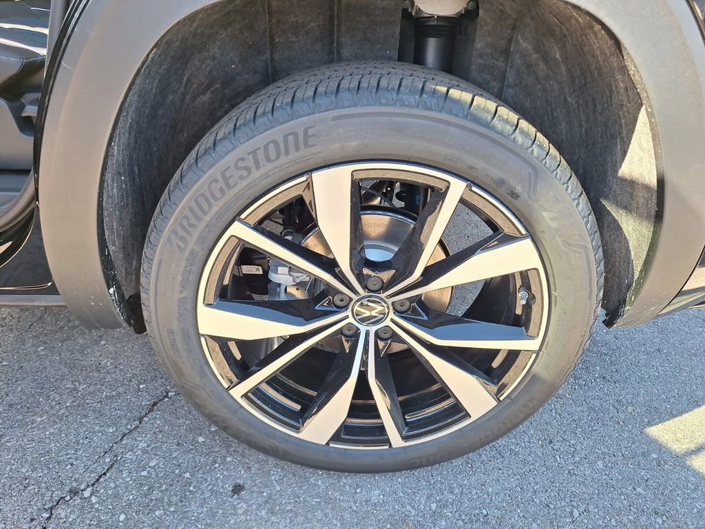 New 2026 Volkswagen Atlas Cross Sport SEL Premium R-Line image 24
