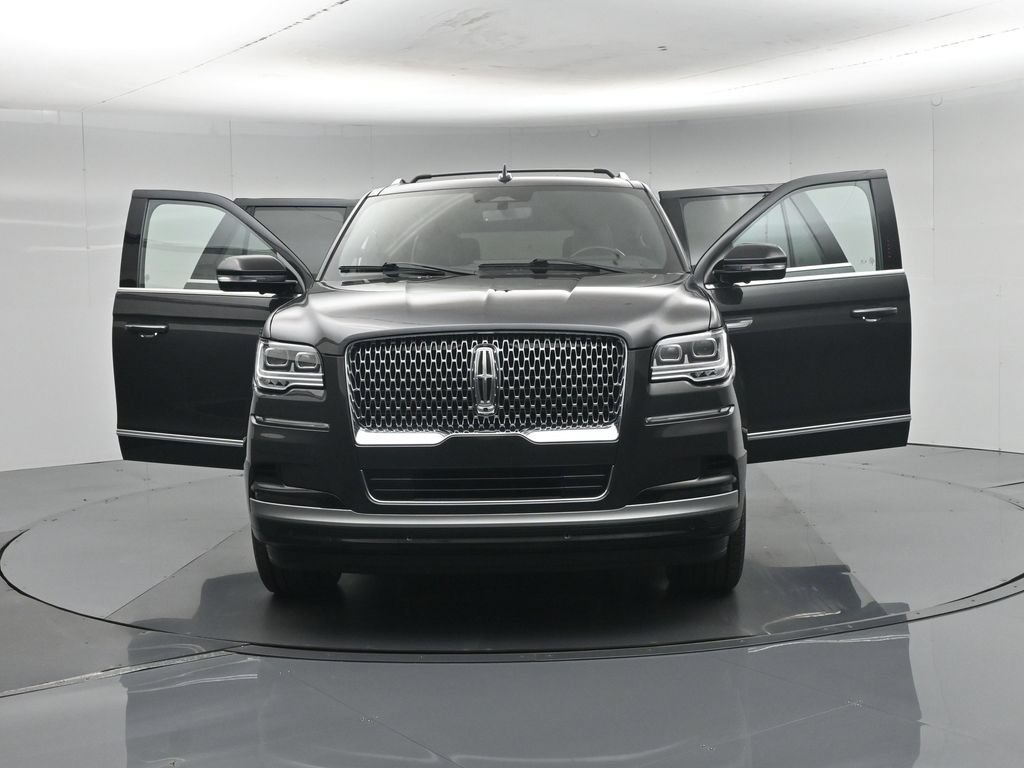 Used 2023 Lincoln Navigator L Reserve AWD/4WD image 35