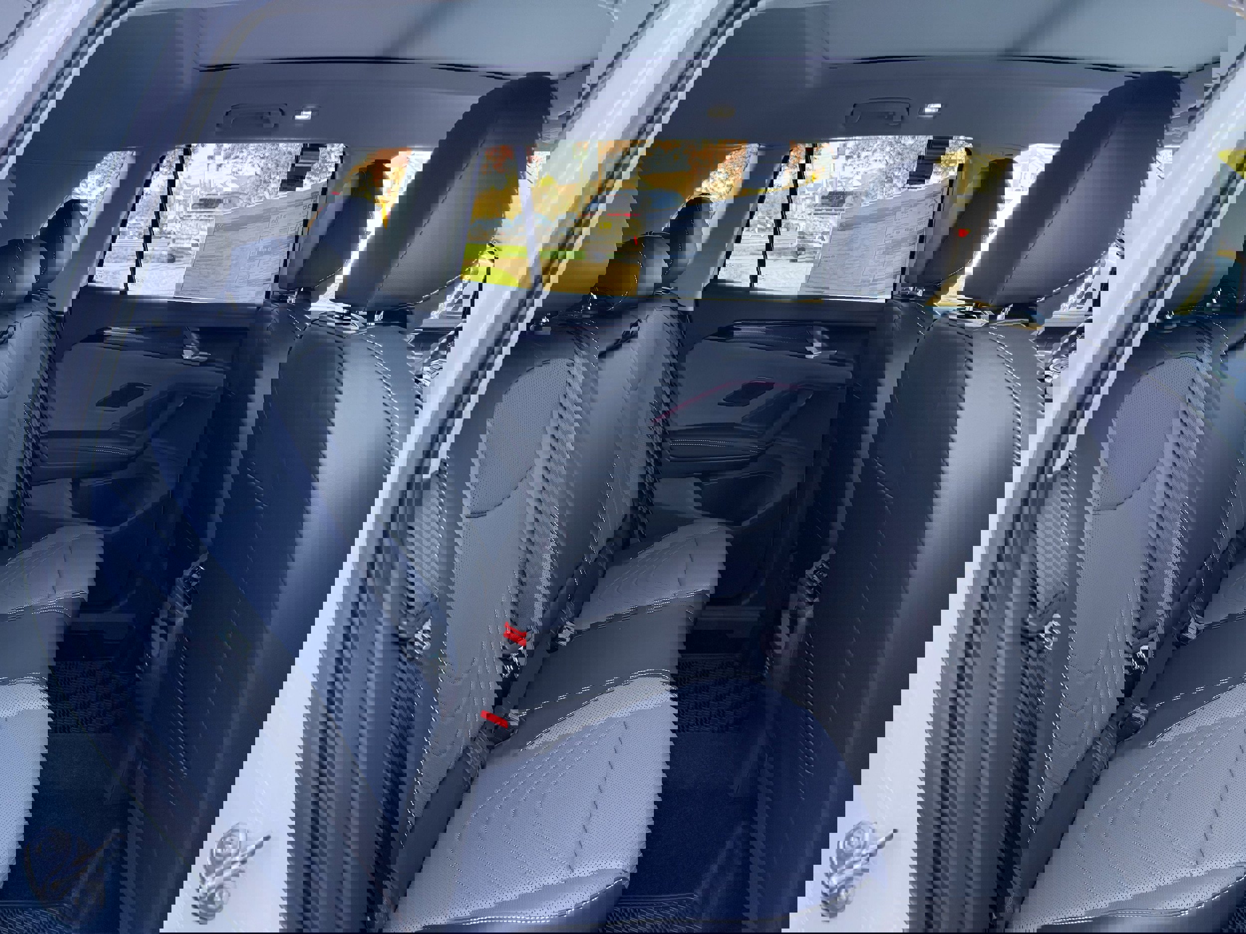 New 2025 Volkswagen Tiguan SE image 28