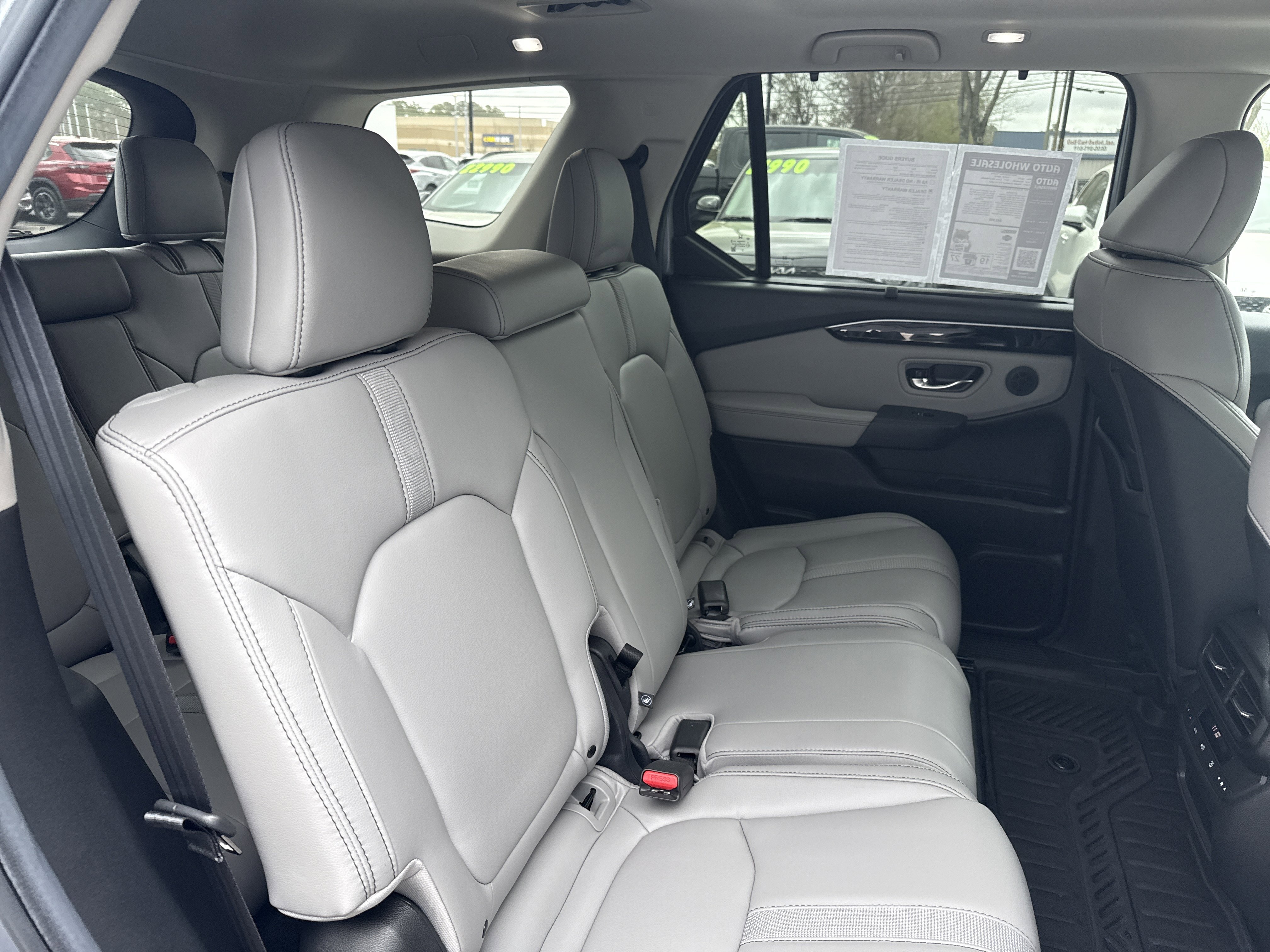 Used 2025 Honda Pilot Touring image 14