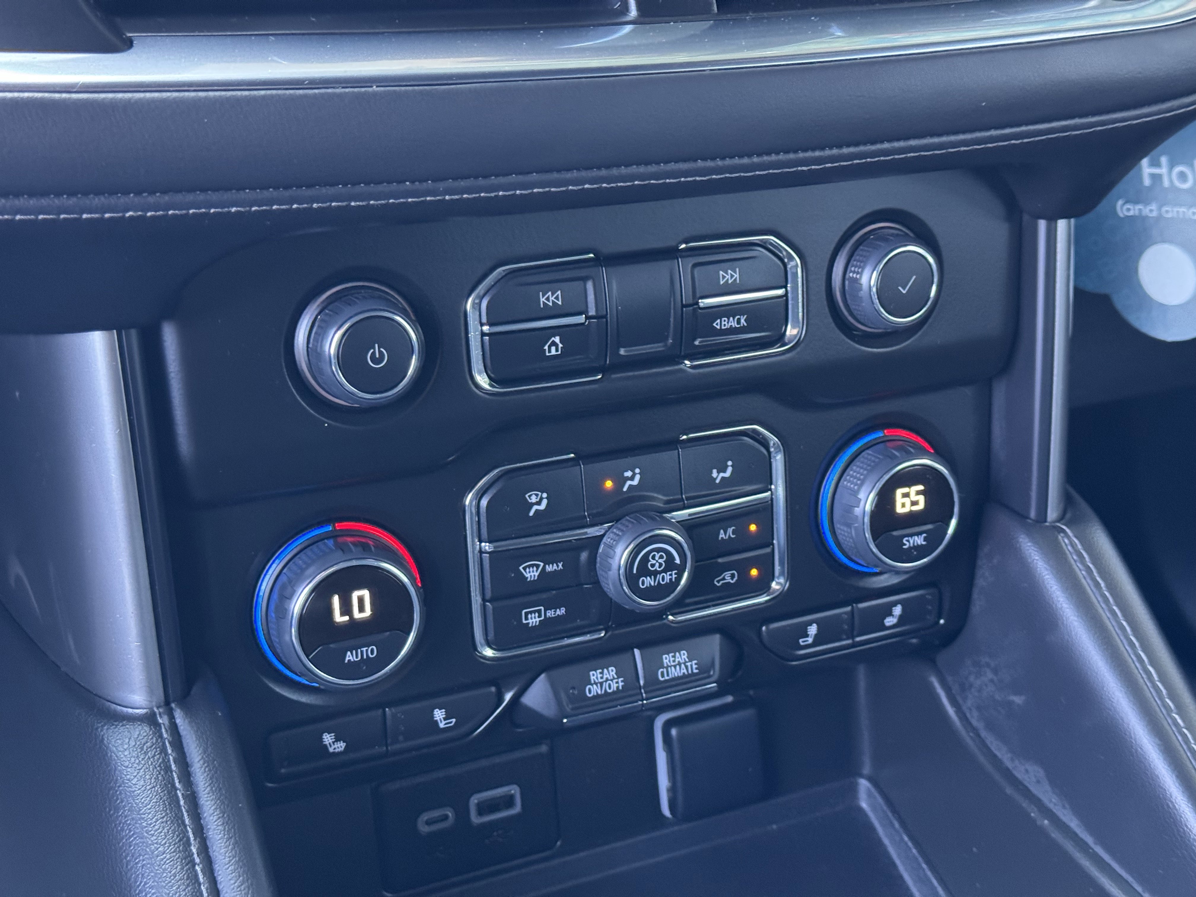 Used 2024 Chevrolet Tahoe LT image 32