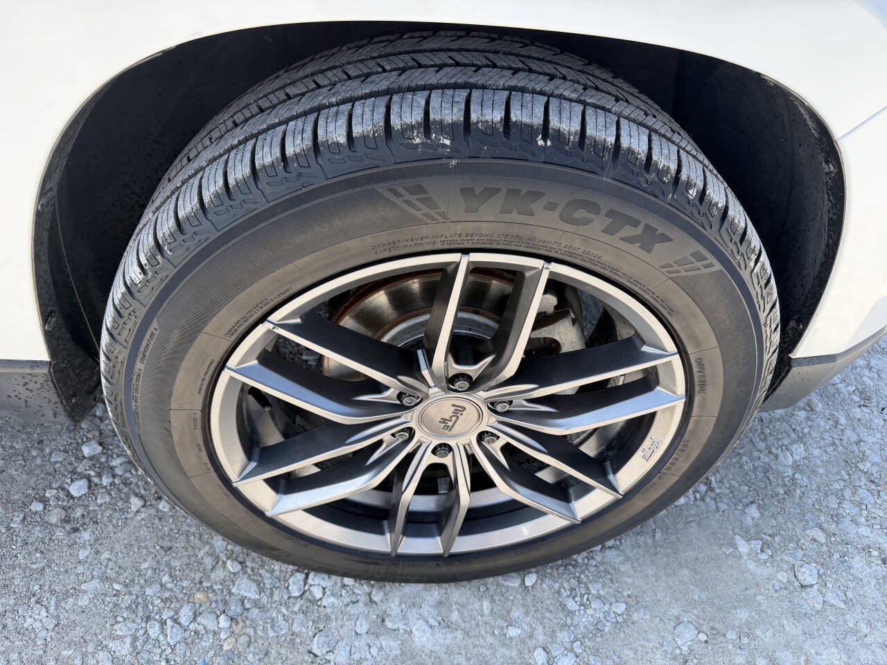 Used 2017 GMC Acadia Limited SLT AWD/4WD image 12
