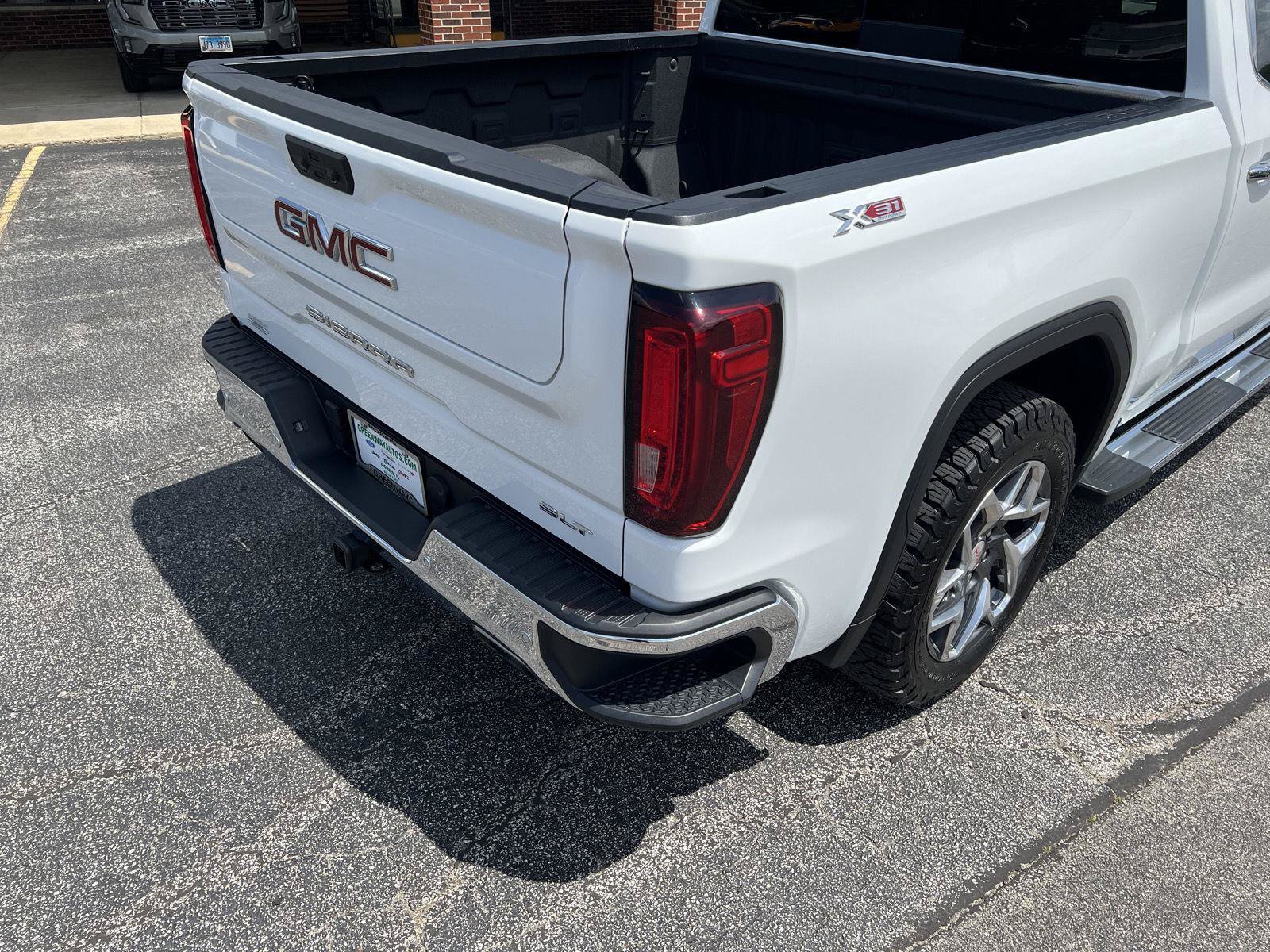 Used 2023 GMC Sierra 1500 SLT w/ SLT Premium Plus Package AWD/4WD image 46