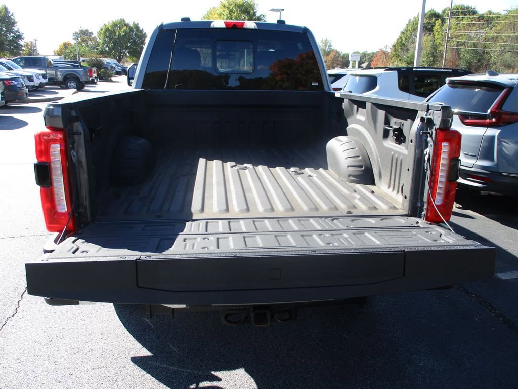 Used 2023 Ford F350 Lariat w/ Lariat Ultimate Package image 4