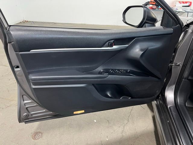 Used 2018 Toyota Camry SE FWD image 24