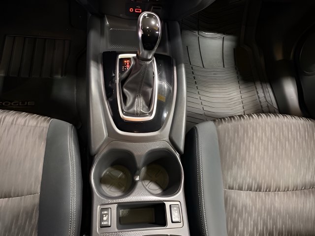 Used 2018 Nissan Rogue SV AWD/4WD image 18