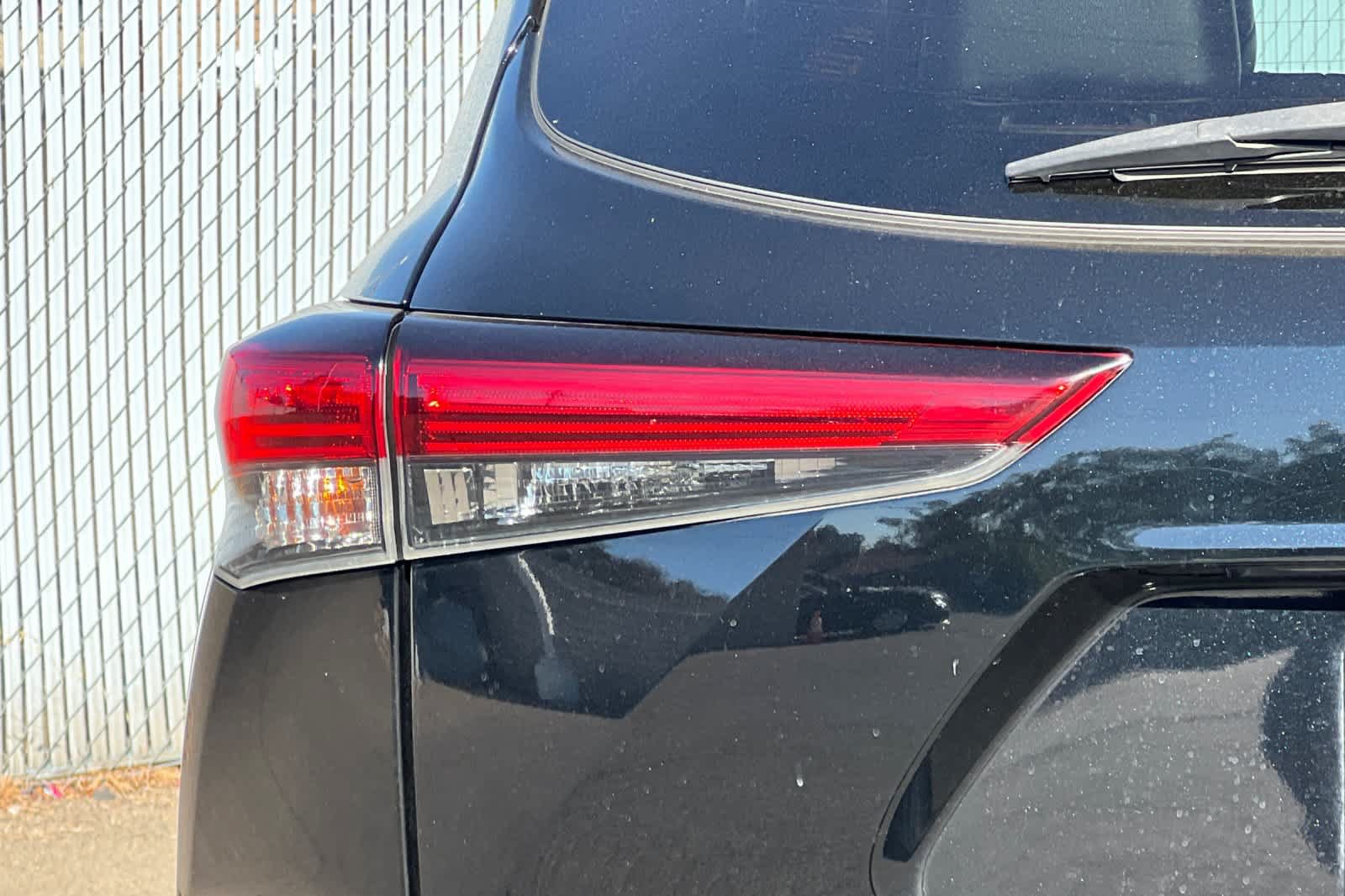 Used 2021 Toyota Highlander XSE FWD image 23